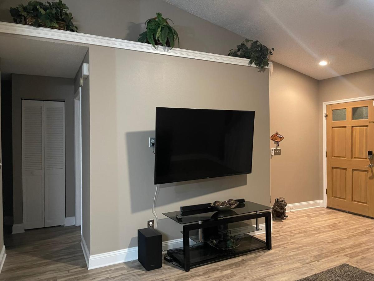 Cozy 3 Bedroom Home Close To Everything In Tampa! 外观 照片